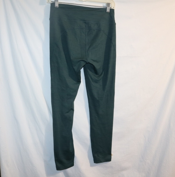 Outdoor Voices TechSweat Core 7/8 Legging in Evergreen - Picture 11 of 12